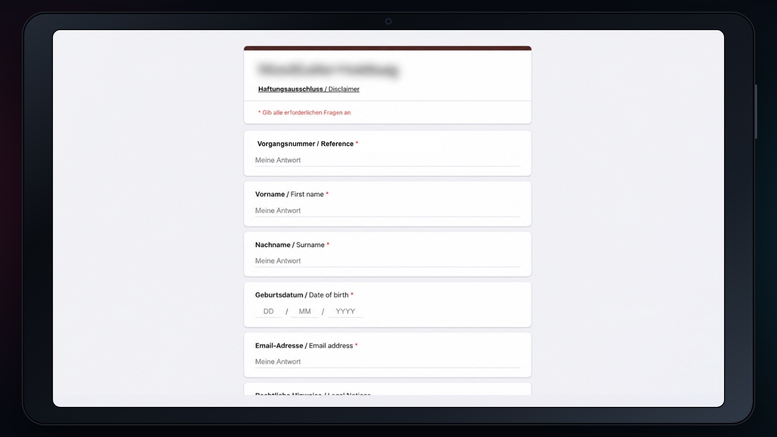 Anonymisiertes digitales Formular in einem iPad im Querformat